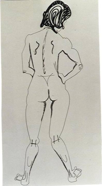 femme debout de dos